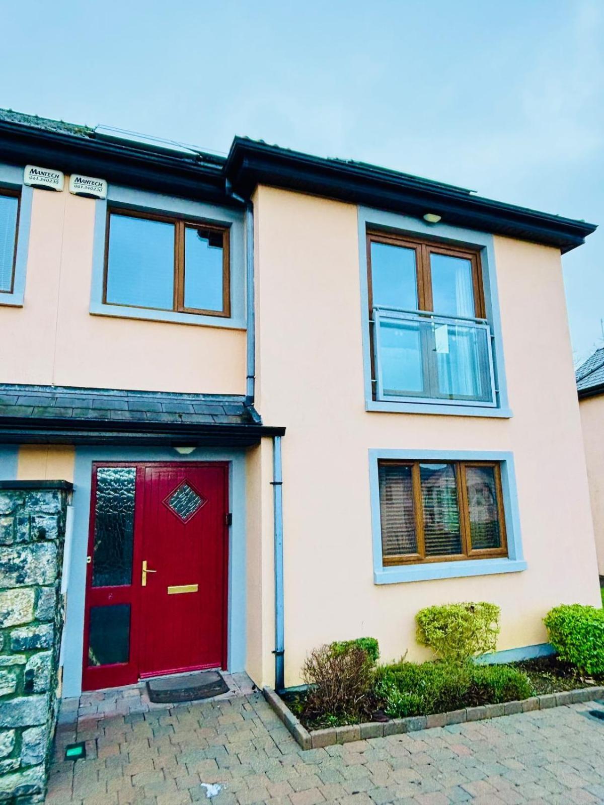 Boru Walk Townhouse -stylish & Modern