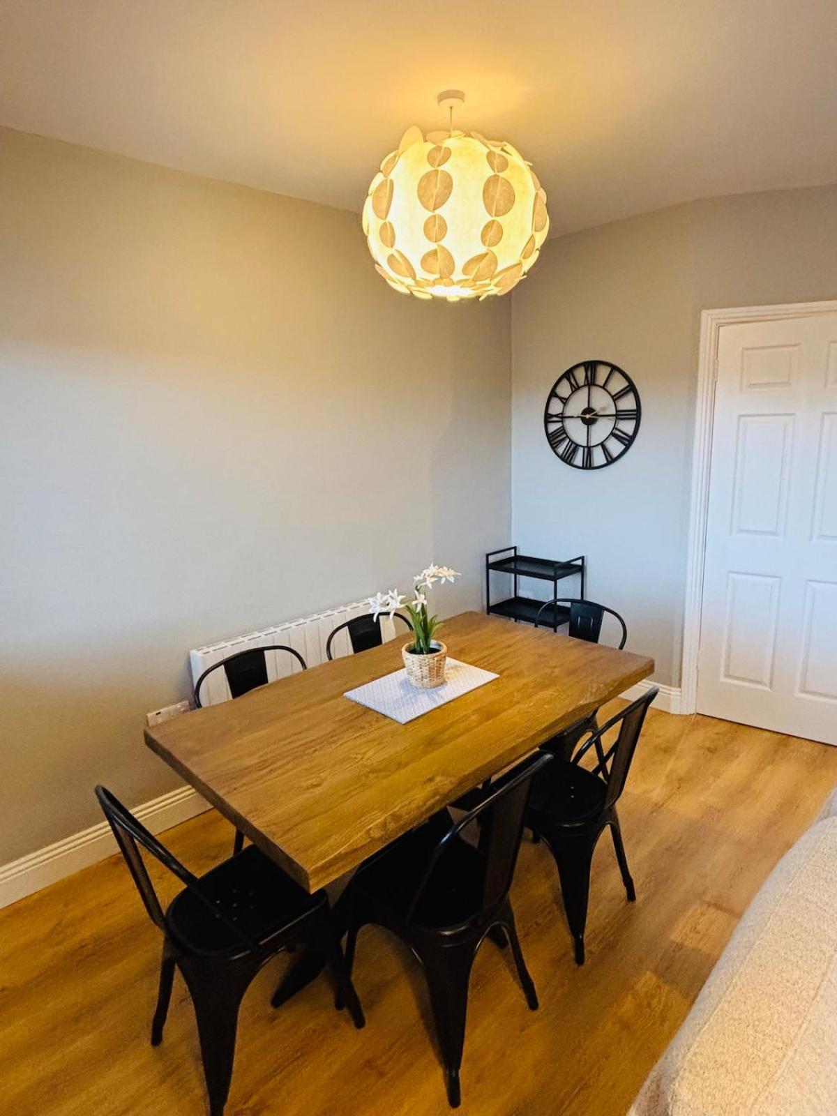 Holiday home Boru Walk Townhouse -stylish & Modern Killaloe